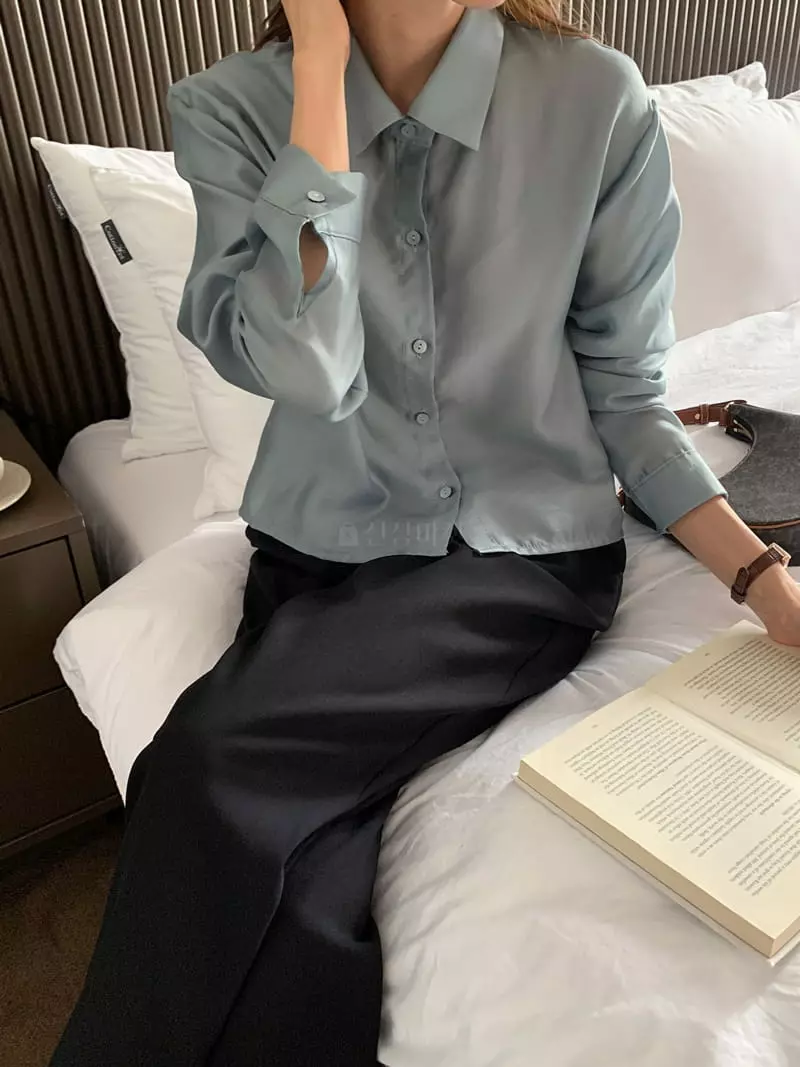 Atthismoment - Korean Women Fashion - #momslook - Crop Blouse - 3