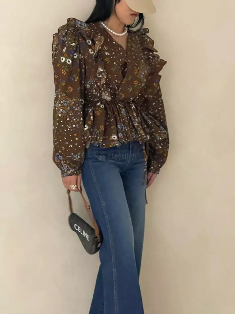 Auver_Fit - Korean Women Fashion - #momslook - Flower Frill Blouse