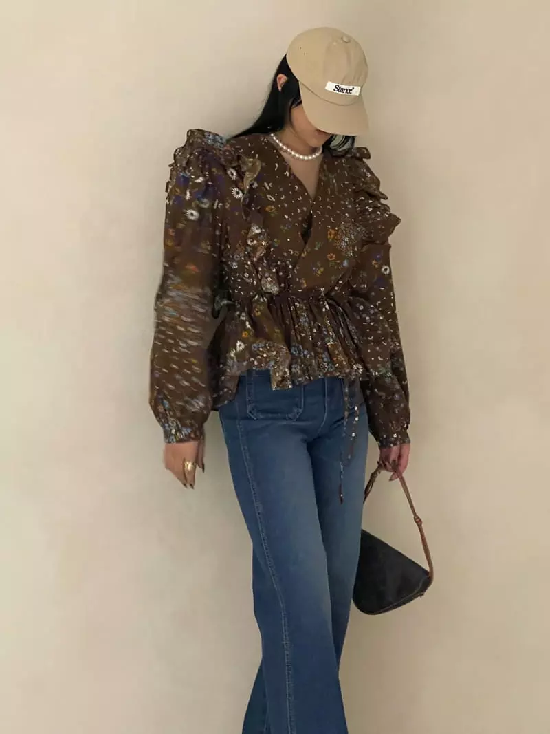Auver_Fit - Korean Women Fashion - #momslook - Flower Frill Blouse - 3