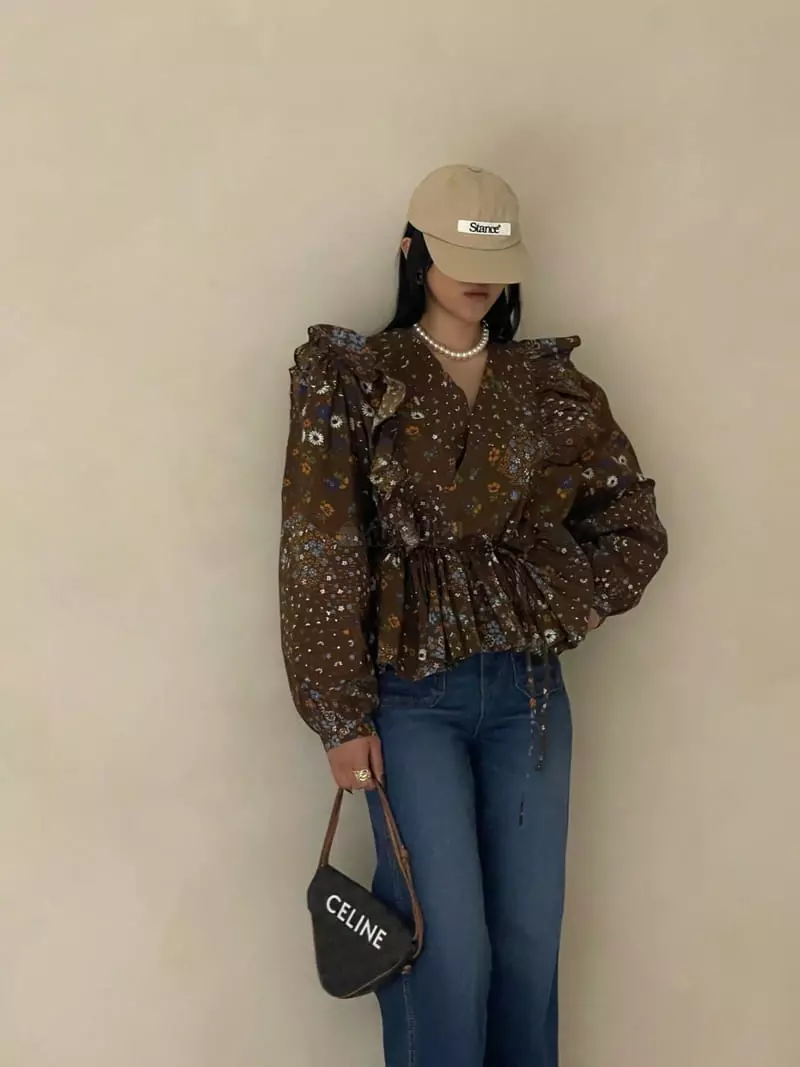 Auver_Fit - Korean Women Fashion - #momslook - Flower Frill Blouse - 5