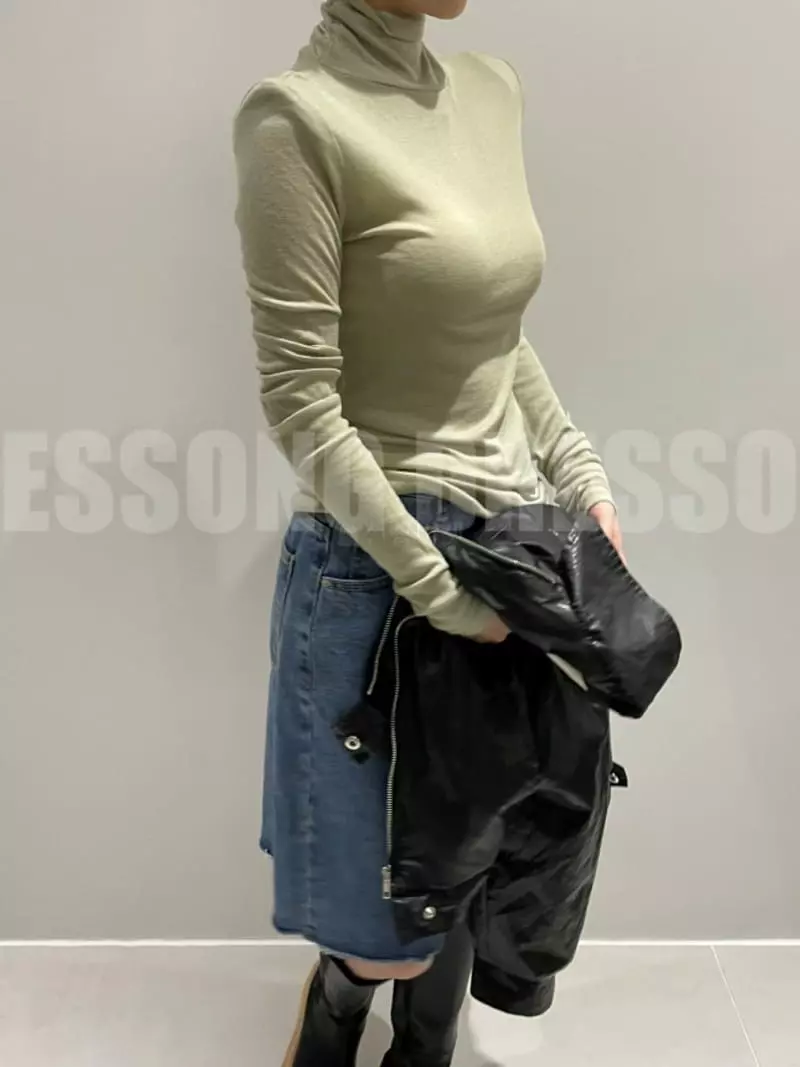 Auver_Fit - Korean Women Fashion - #momslook - Pad Turtleneck Tee - 3