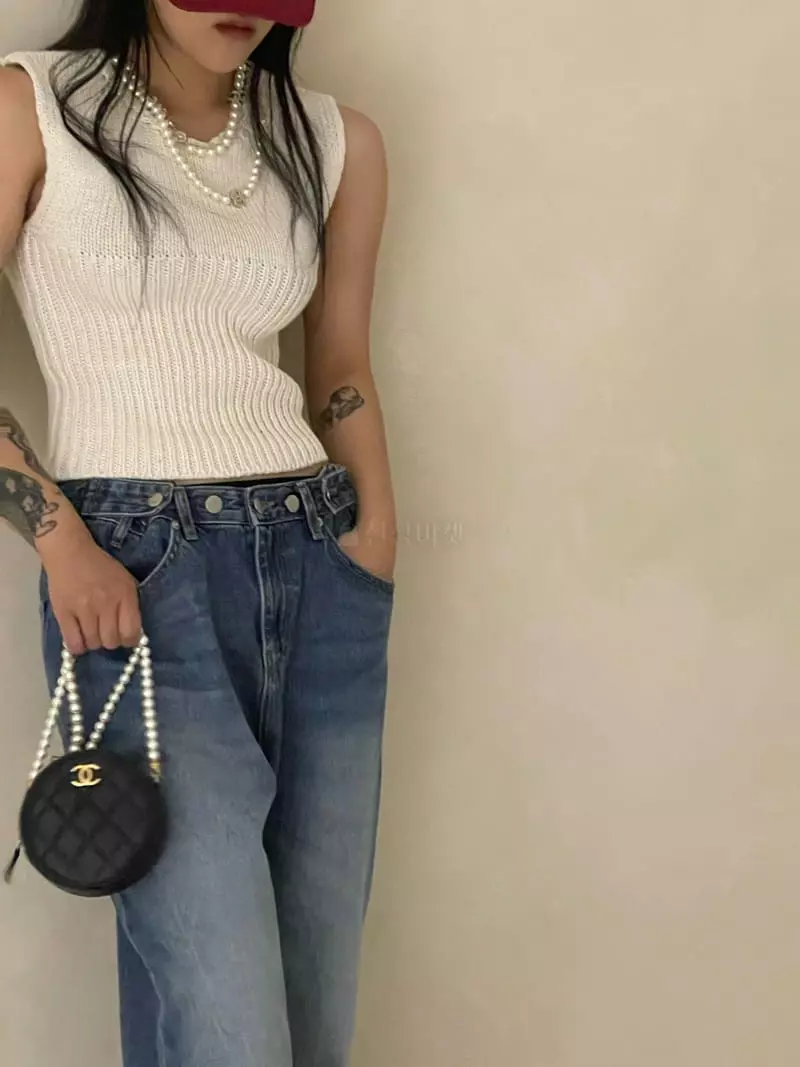 Auver_Fit - Korean Women Fashion - #restrostyle - Bera Vest Knit Tee - 3