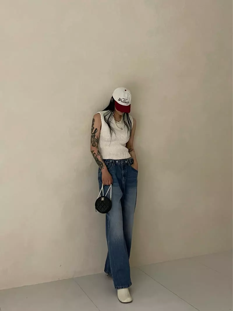 Auver_Fit - Korean Women Fashion - #restrostyle - Bera Vest Knit Tee - 4