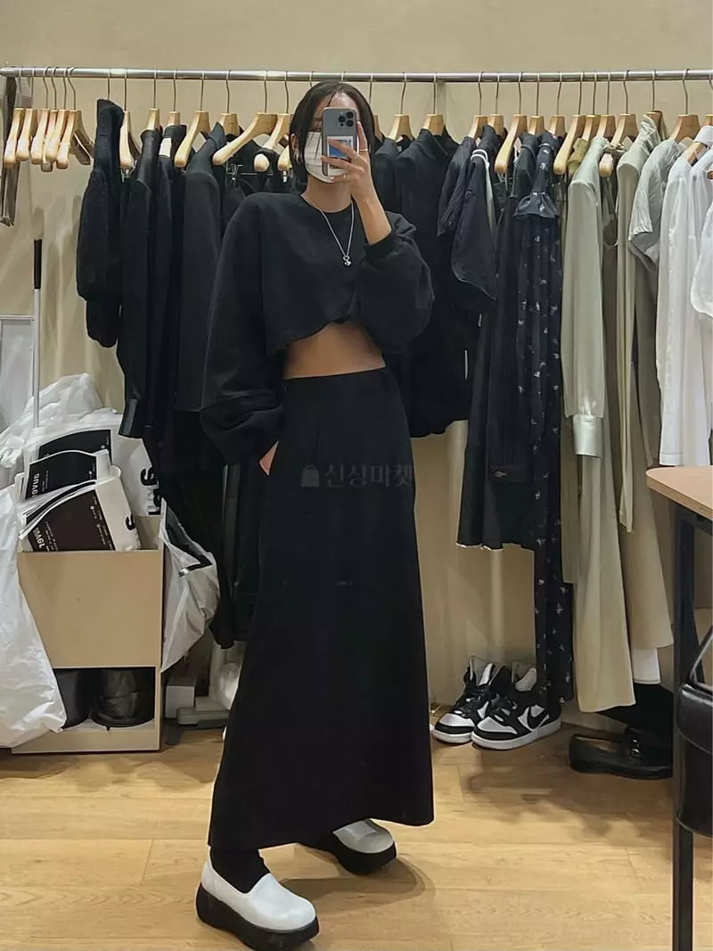 Auver_Fit - Korean Women Fashion - #vintagekidsstyle - Crop Cross Sweatshirt - 8