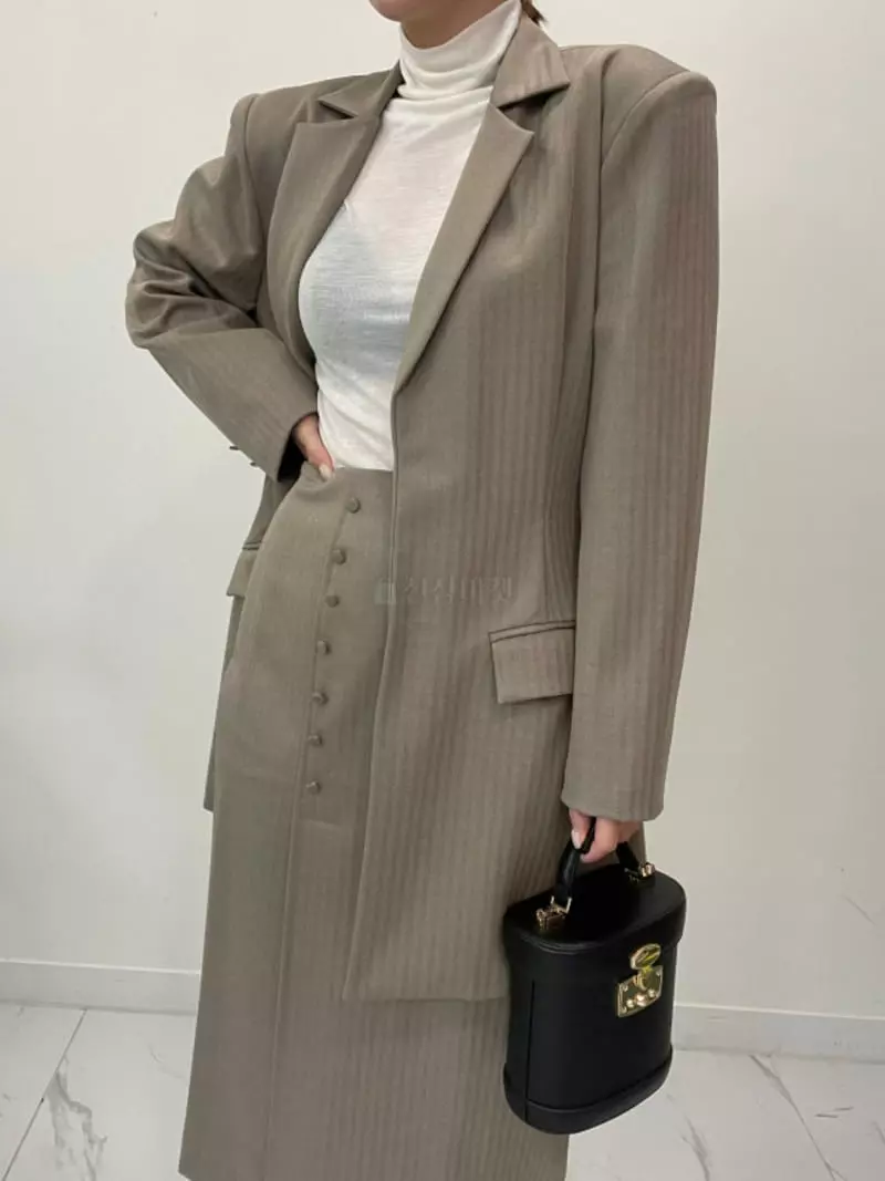 Auver_Fit - Korean Women Fashion - #womensfashion - Herringbone Snap Jacket - 2