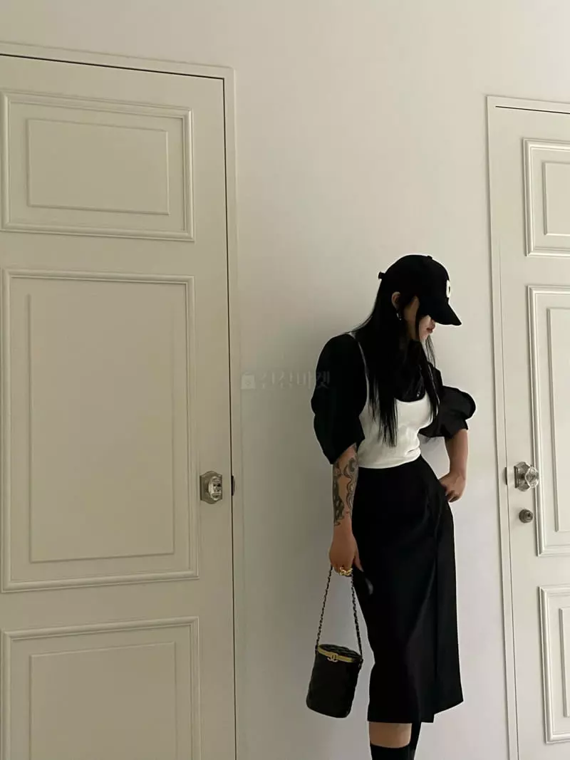 Auver_Fit - Korean Women Fashion - #momslook - Tulip Whole Shirt - 4