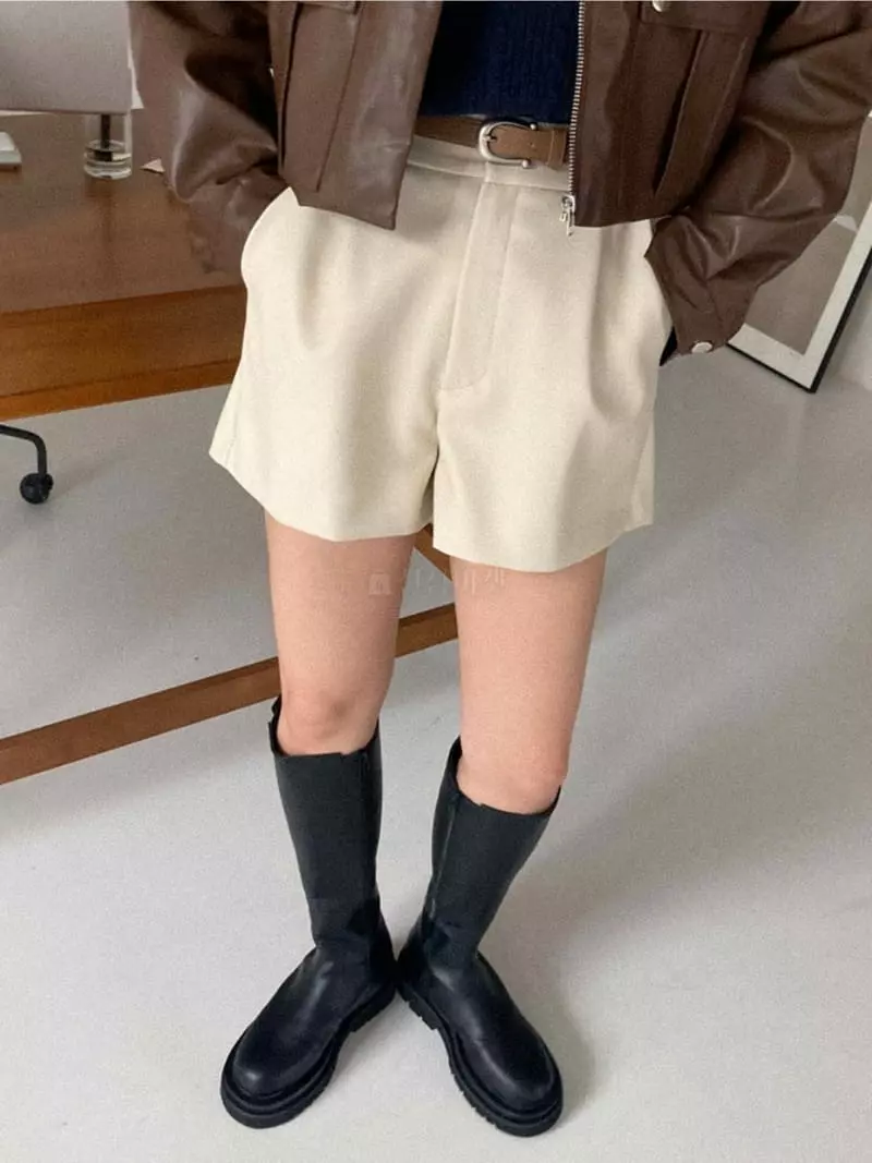 Awesome H - Korean Women Fashion - #womensfashion - Leather Shorts 