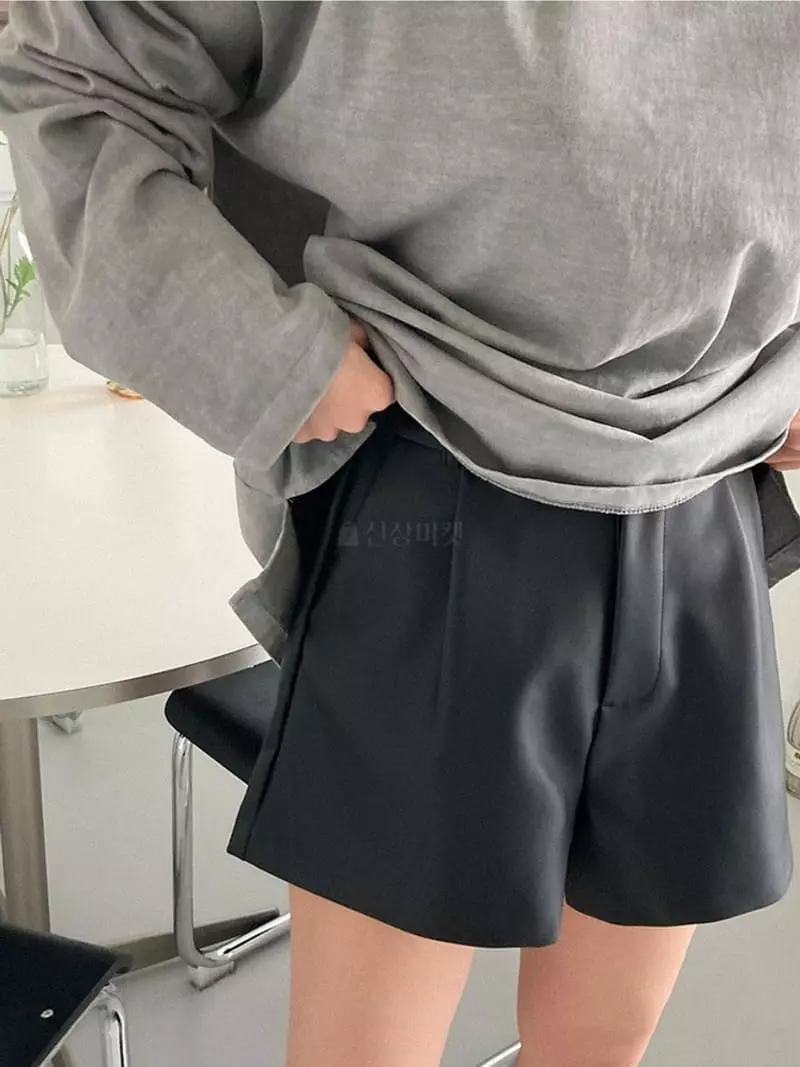 Awesome H - Korean Women Fashion - #womensfashion - Leather Shorts  - 5