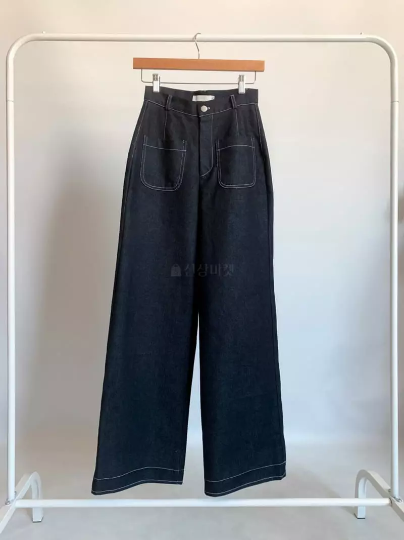Awesome H - Korean Women Fashion - #momslook - Pure Stitch Jeans - 4
