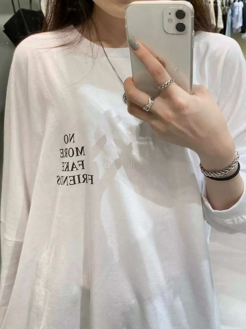 Backstage - Korean Women Fashion - #vintagekidsstyle - Holic Tee