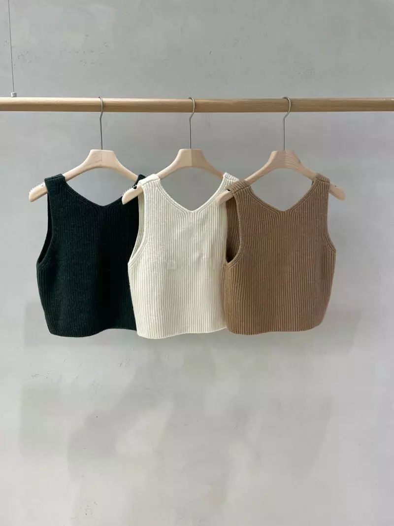 Baie Oud - Korean Women Fashion - #momslook - V Vest Knit Tee - 11