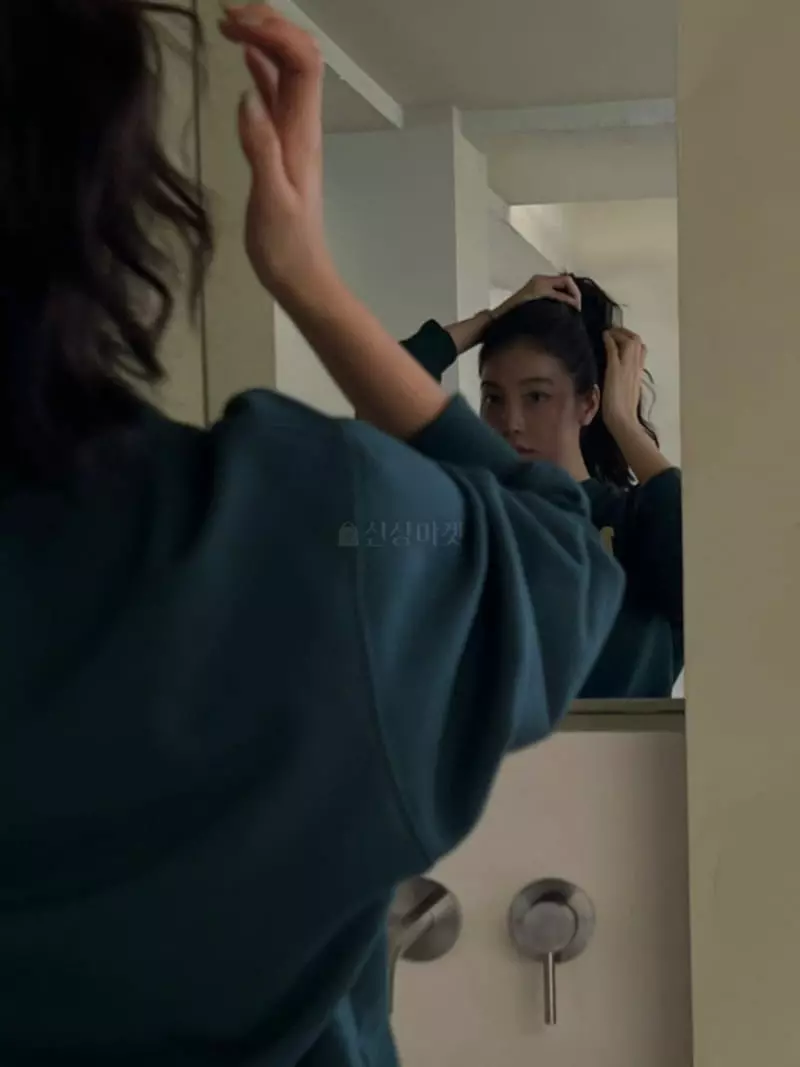 Baie Oud - Korean Women Fashion - #momslook - Paris Sweatshirt - 9