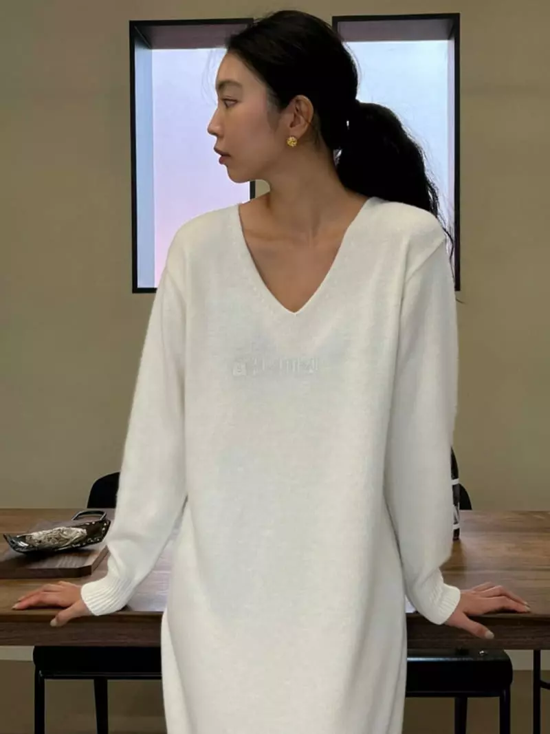 Baie Oud - Korean Women Fashion - #momslook - Cash V Long One-piece - 12