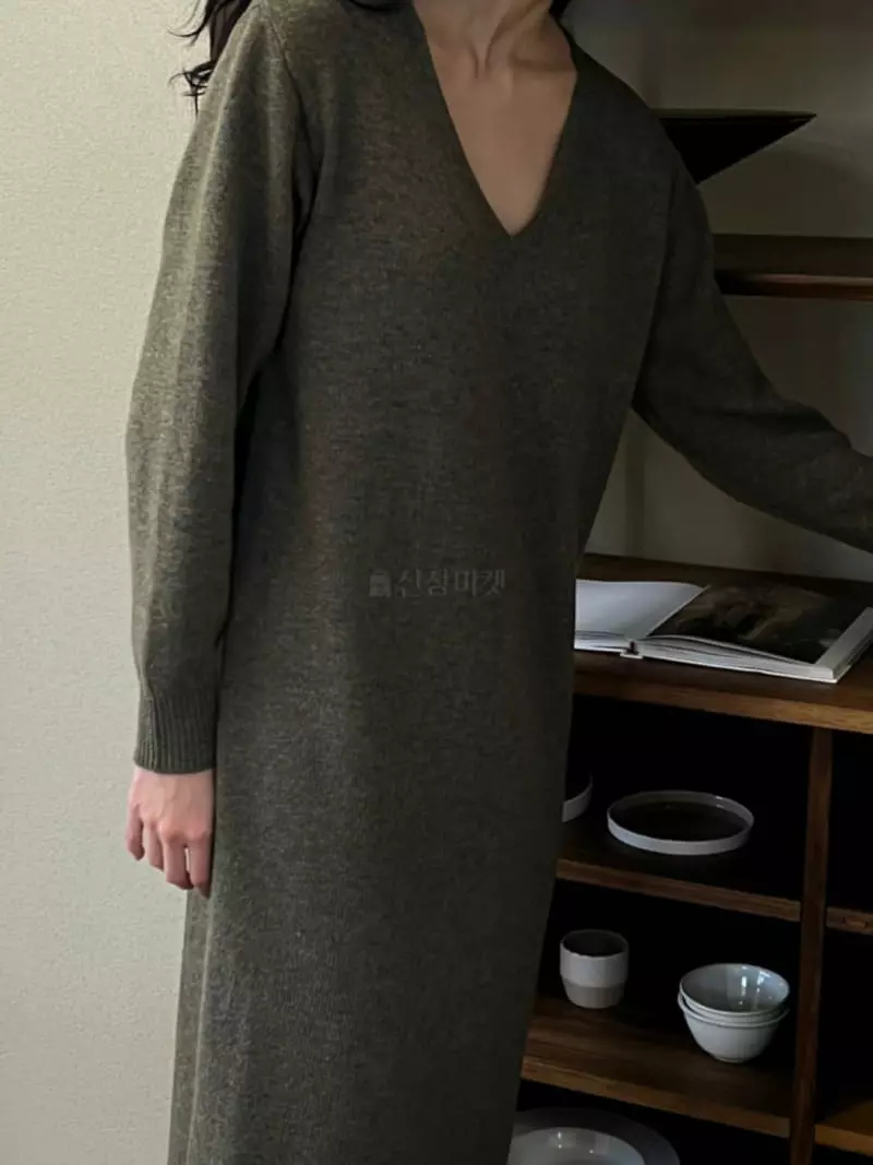 Baie Oud - Korean Women Fashion - #momslook - Cash V Long One-piece - 8