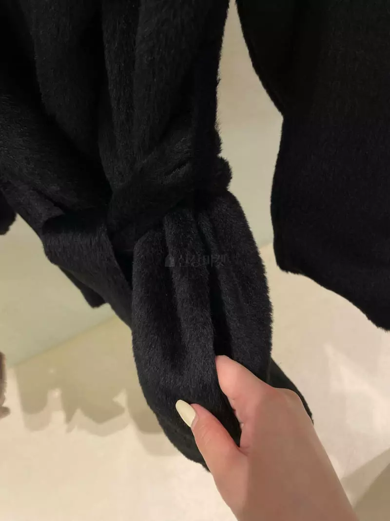 Baie Oud - Korean Women Fashion - #thelittlethings - Alpaca Hoody Wrap Coat - 2