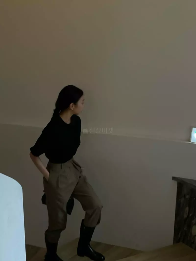 Baie Oud - Korean Women Fashion - #womensfashion - Button Tuck Pants - 2