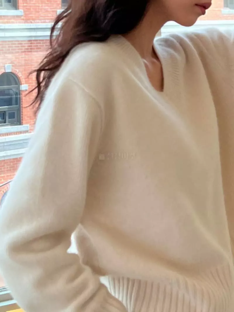 Baie Oud - Korean Women Fashion - #womensfashion - Racoon V Knit Tee - 12