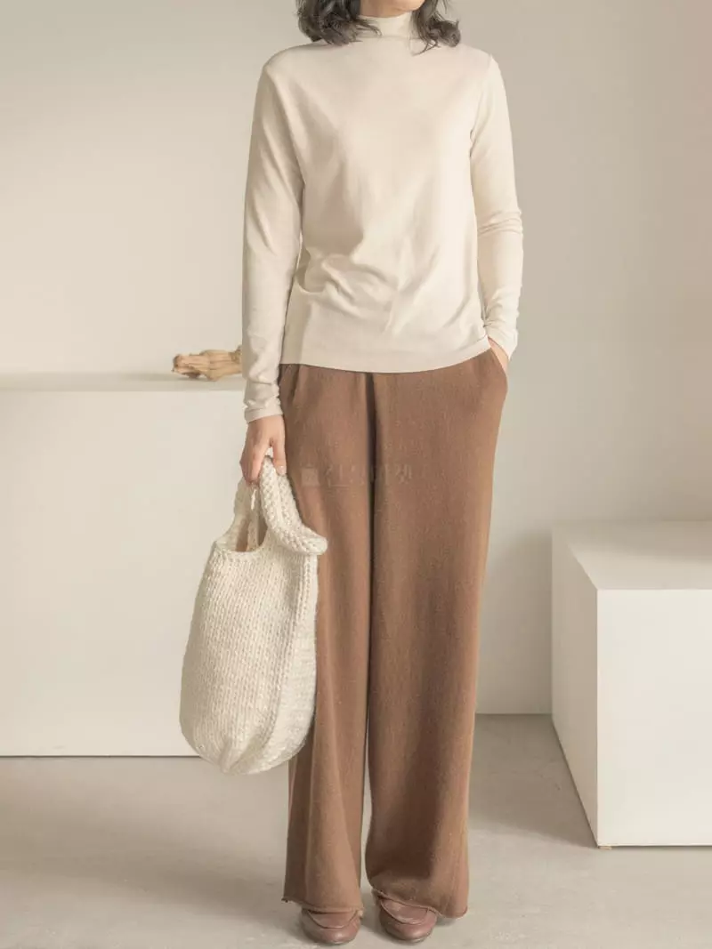 Baribari - Korean Women Fashion - #momslook - Turtleneck Tee - 2