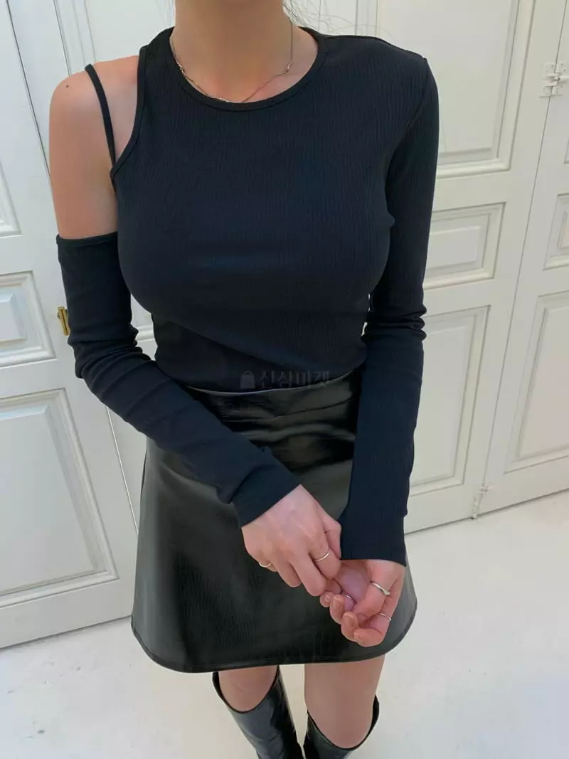 Betone - Korean Women Fashion - #momslook - Unbal Shoulder Tee - 9