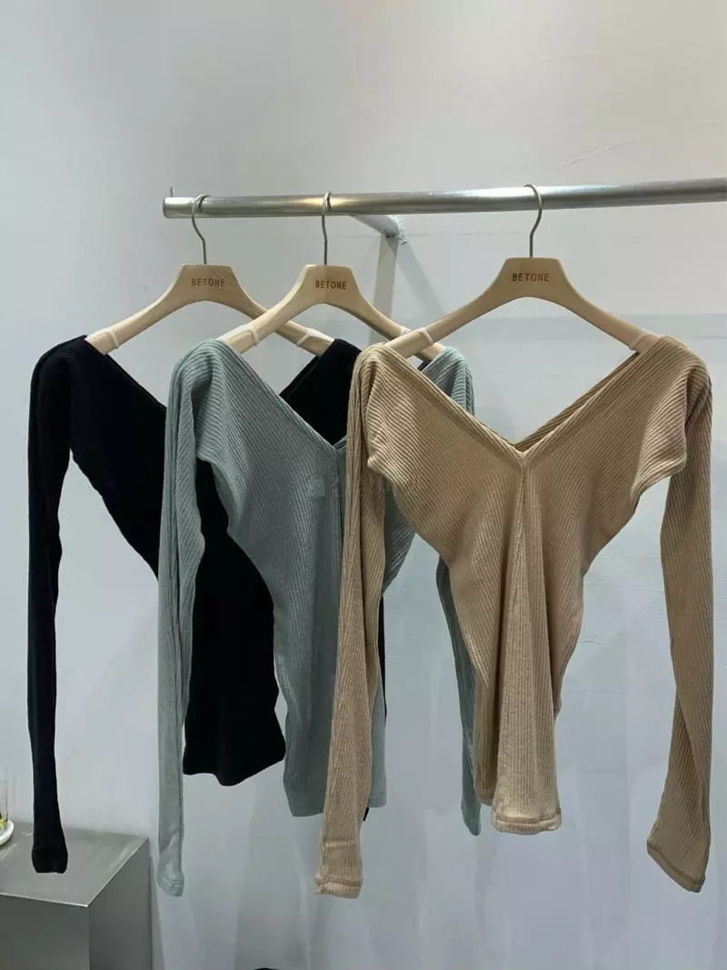 Betone - Korean Women Fashion - #pursuepretty - V Slit Tee - 5