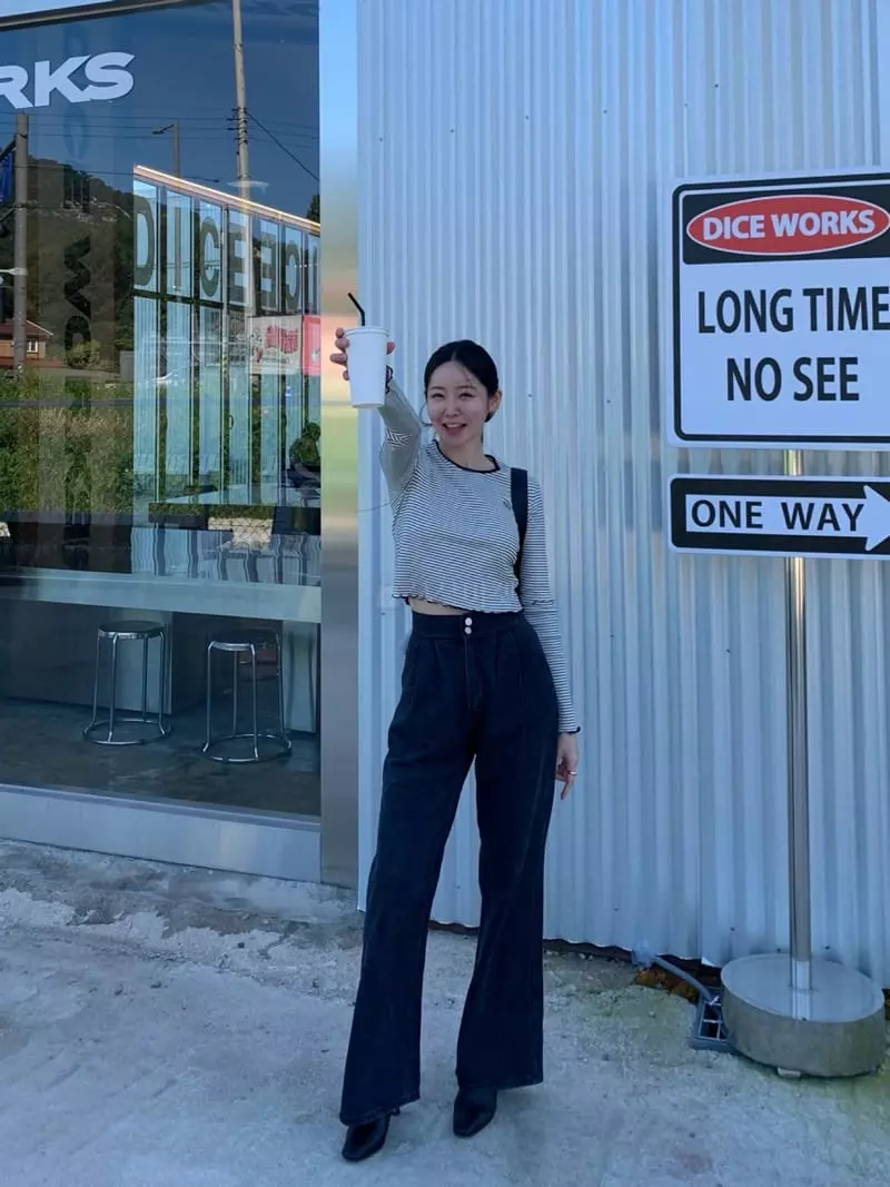 Betone - Korean Women Fashion - #momslook - Double Black Jeans - 4