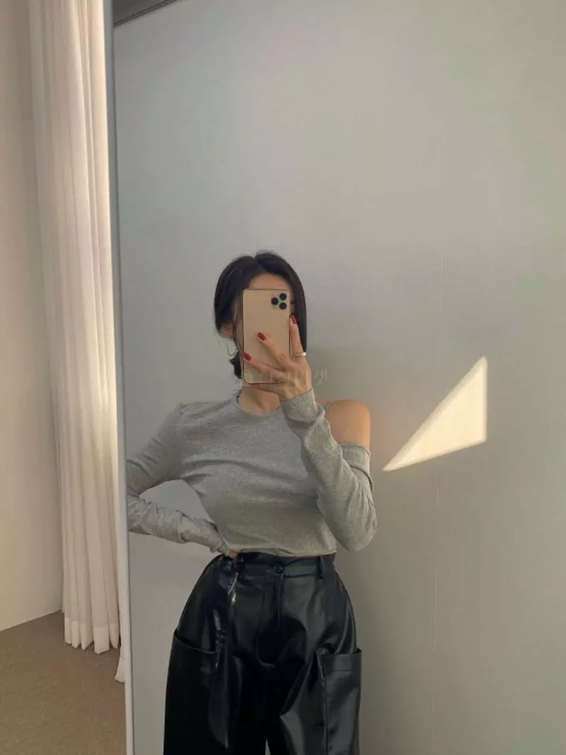 Betone - Korean Women Fashion - #womensfashion - Unbal Shoulder Tee - 2