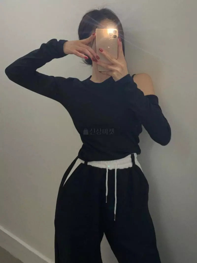 Betone - Korean Women Fashion - #womensfashion - Unbal Shoulder Tee - 8