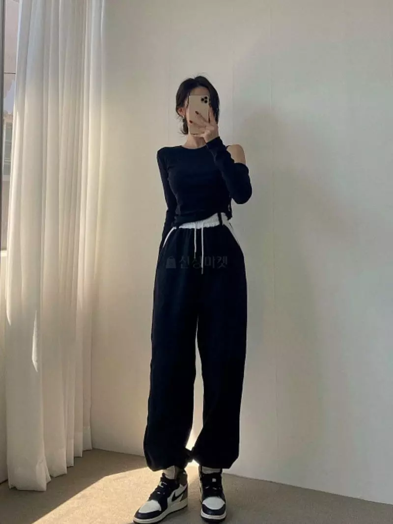 Betone - Korean Women Fashion - #womensfashion - Clover Pants - 2
