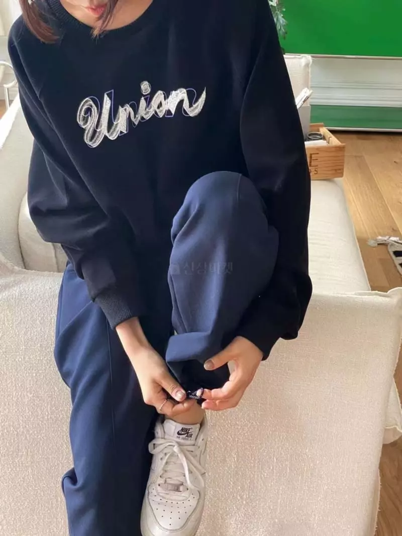 Binus - Korean Women Fashion - #momslook - Union Sweatshirt - 3