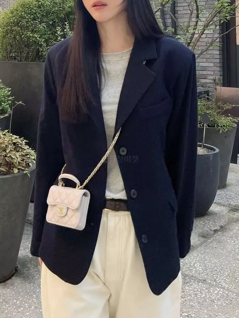 Binus - Korean Women Fashion - #momslook - Volume Jacket - 2