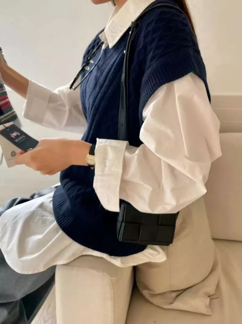 Binus - Korean Women Fashion - #momslook - Twist Vest - 2