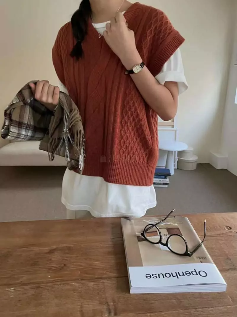 Binus - Korean Women Fashion - #restrostyle - Twist Vest - 11