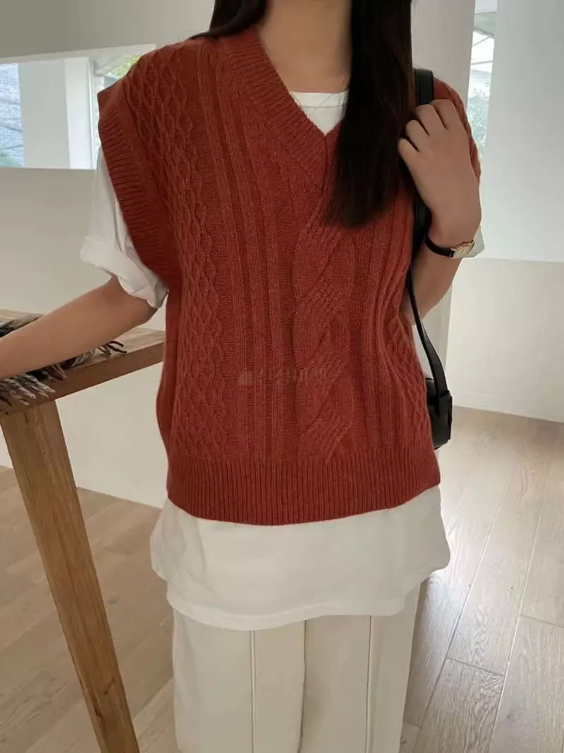 Binus - Korean Women Fashion - #romanticstyle - Twist Vest - 12