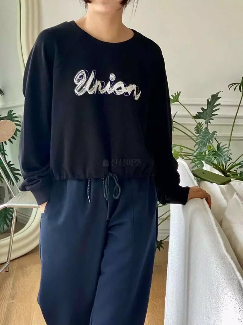 Binus - Korean Women Fashion - #thatsdarling - Union Sweatshirt