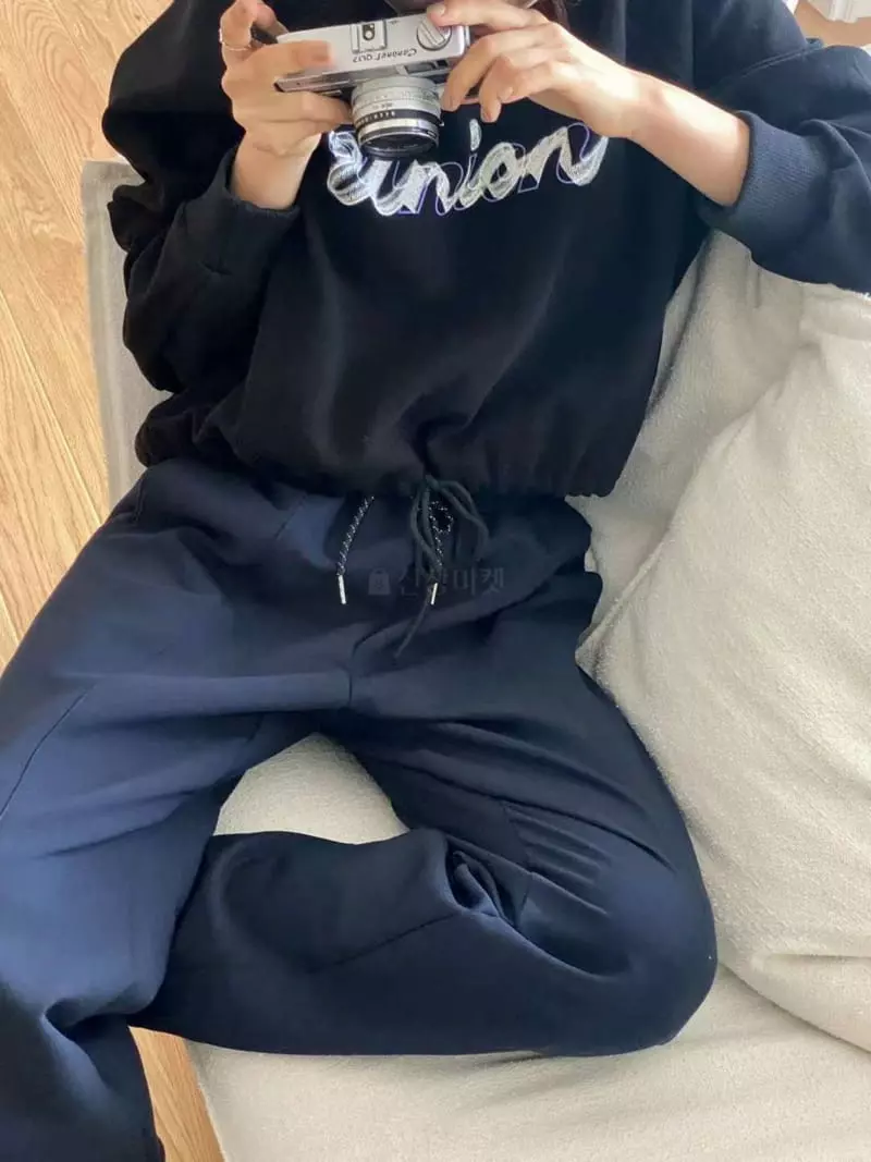 Binus - Korean Women Fashion - #thelittlethings - Union Sweatshirt - 2