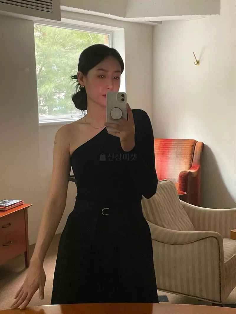 Birthday - Korean Women Fashion - #womensfashion - Warm Shoulder Tee - 3