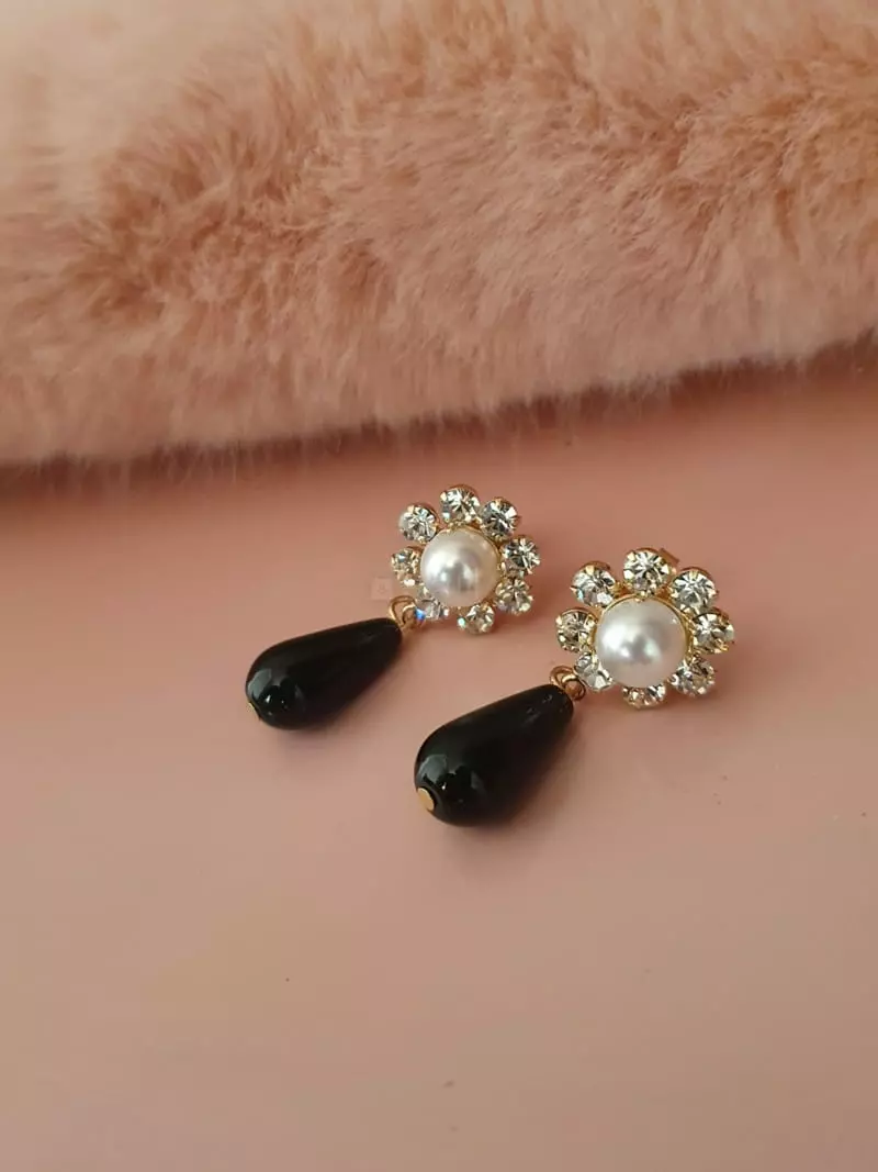 Blancchouette - Korean Women Fashion - #momslook - Black 4 Earring - 2