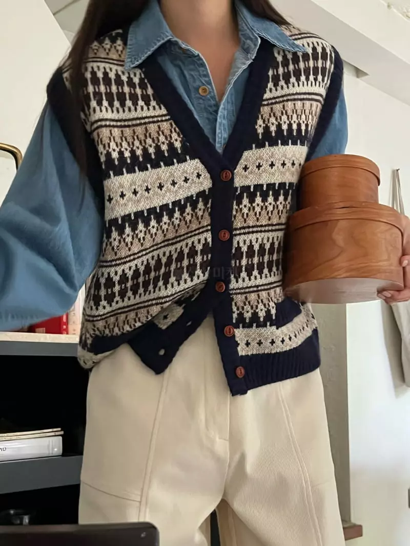 Bold - Korean Women Fashion - #momslook - Vintage Color Vest - 2