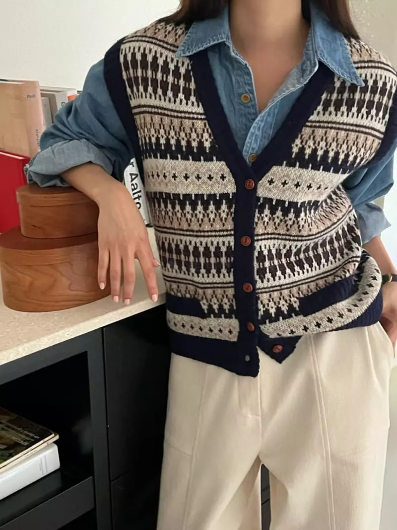 Bold - Korean Women Fashion - #womensfashion - Vintage Color Vest - 3