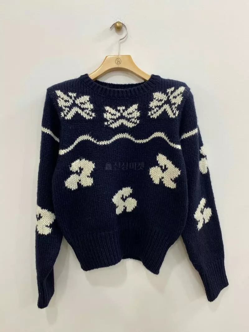 Bplan - Korean Women Fashion - #womensfashion - Flower Ta Sha Knit Tee