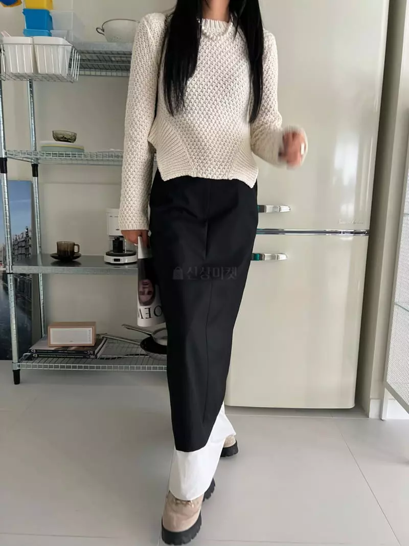 Bricklane - Korean Women Fashion - #momslook - Waist Round Knit Tee - 4