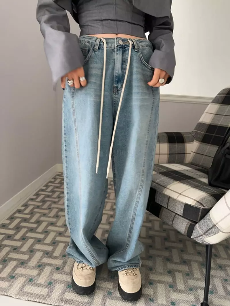 Bricklane - Korean Women Fashion - #momslook - Slit String Jeans