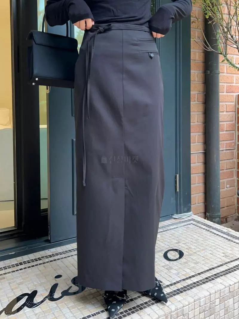 Bricklane - Korean Women Fashion - #momslook - Lip Long Skirt - 9
