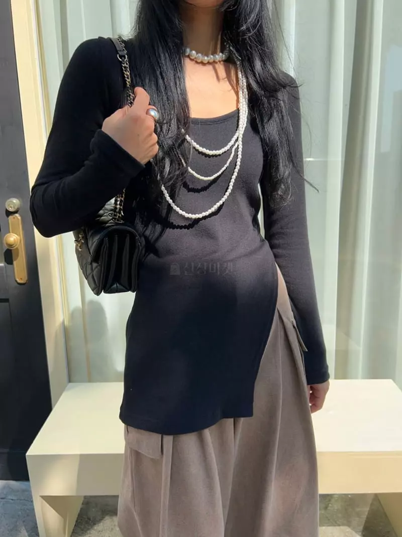 Bricklane - Korean Women Fashion - #momslook - Slit Unbal Tee - 2