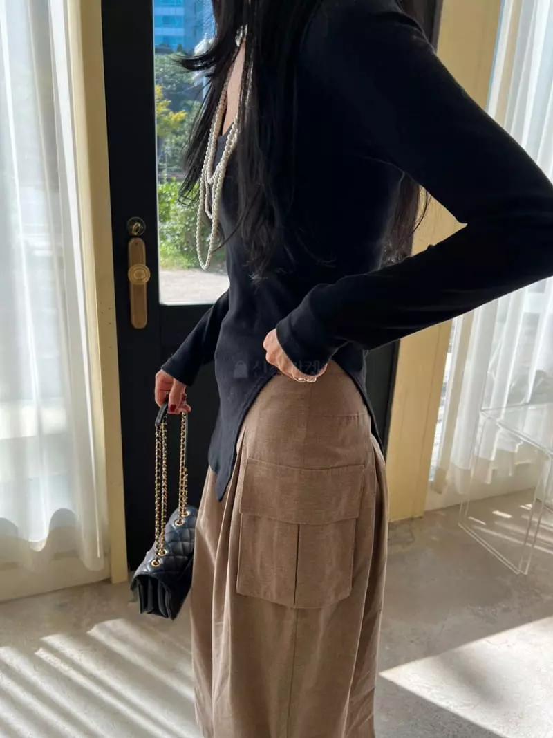 Bricklane - Korean Women Fashion - #womensfashion - Slit Unbal Tee - 4
