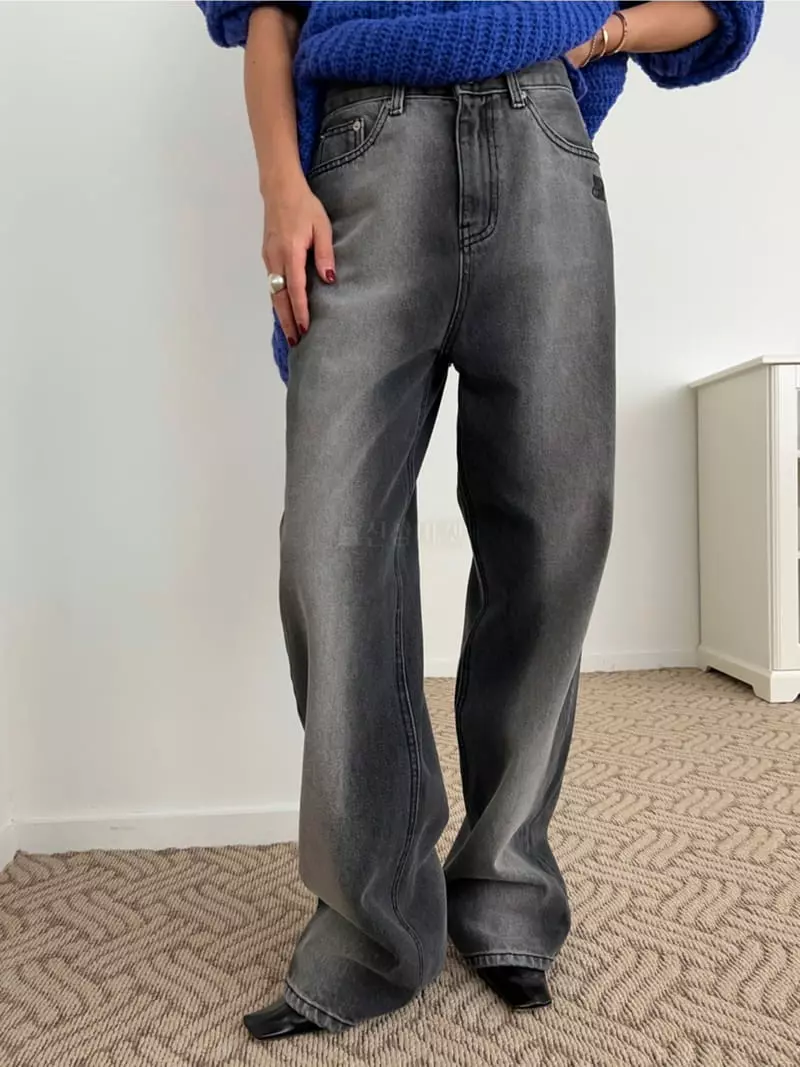 Bricklane - Korean Women Fashion - #womensfashion - Ice Embroidery Jeans