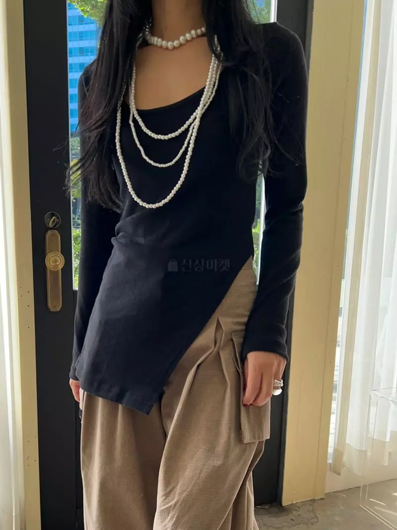 Bricklane - Korean Women Fashion - #womensfashion - Slit Unbal Tee