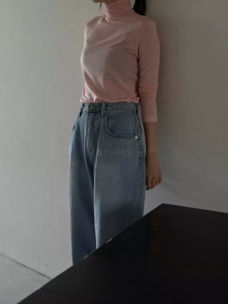 Browns - Korean Women Fashion - #momslook - Turtleneck Tee