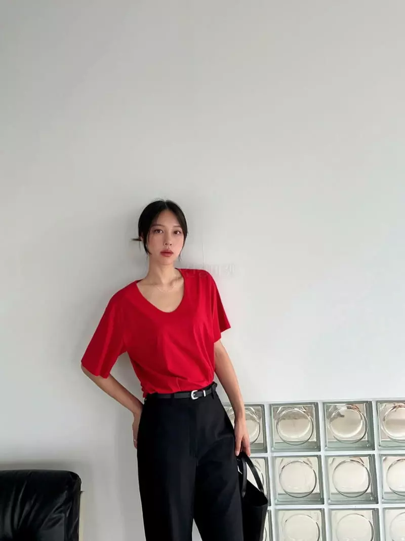 Browns - Korean Women Fashion - #momslook - Lemeru U Neck Tee - 2