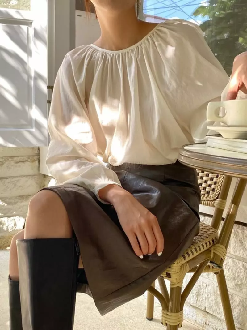 Browns - Korean Women Fashion - #momslook - Fluffy Shirring Blouse